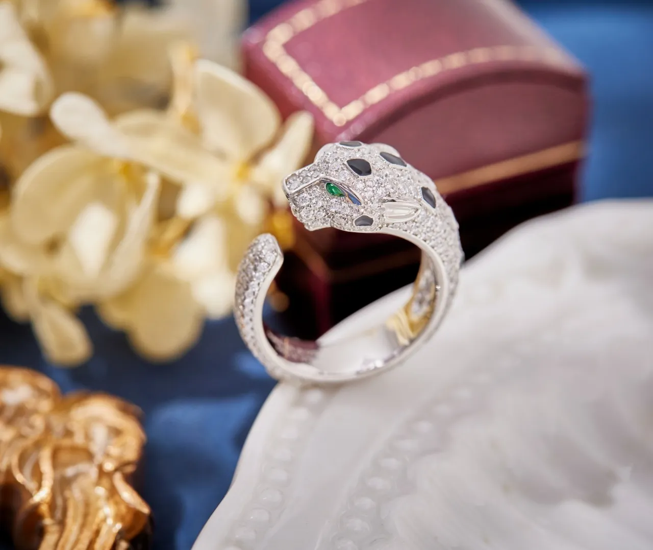 Cartier Panthère Panther Head Pavé Diamond Ring
