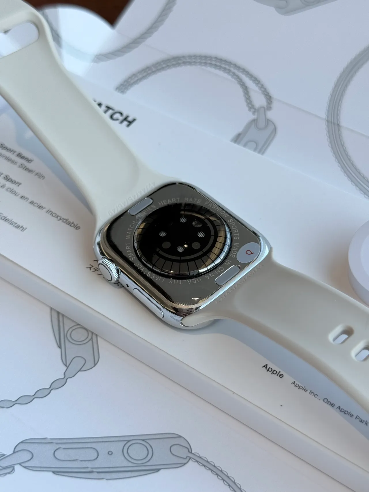 Apple Beige Silver Flat-Edged Stainless Steel Case Off-White Silicone Band Sports Watch