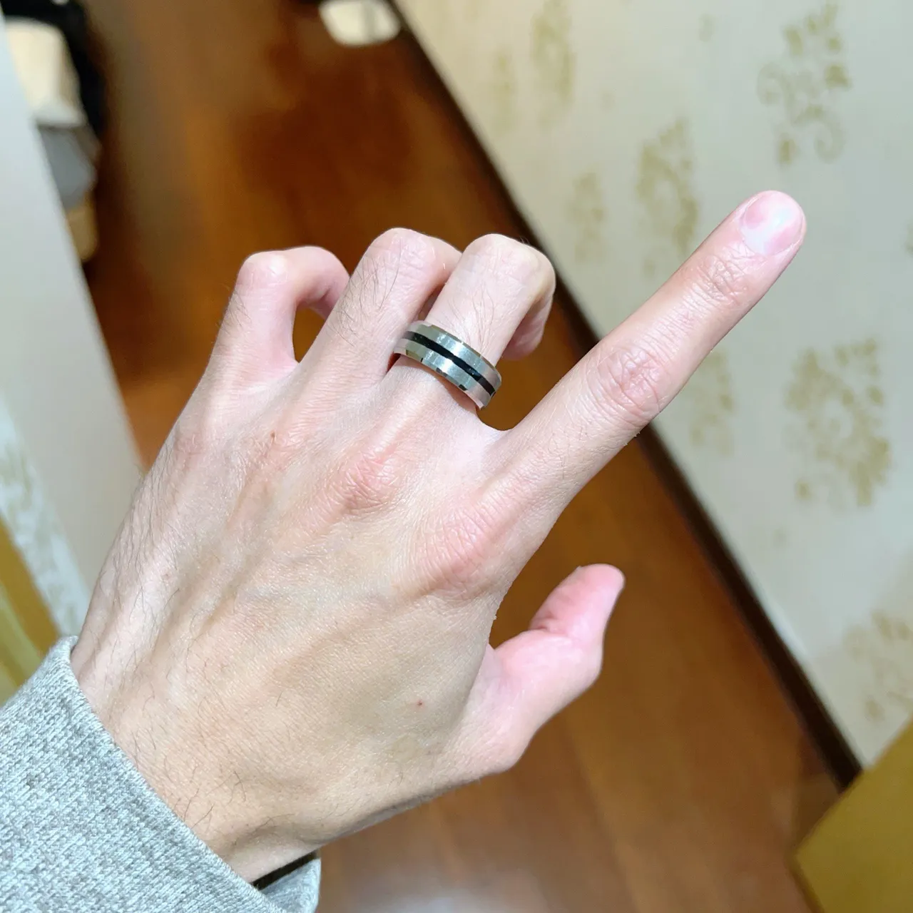 Gucci Silver Black Wide Band Polished Metal Ring