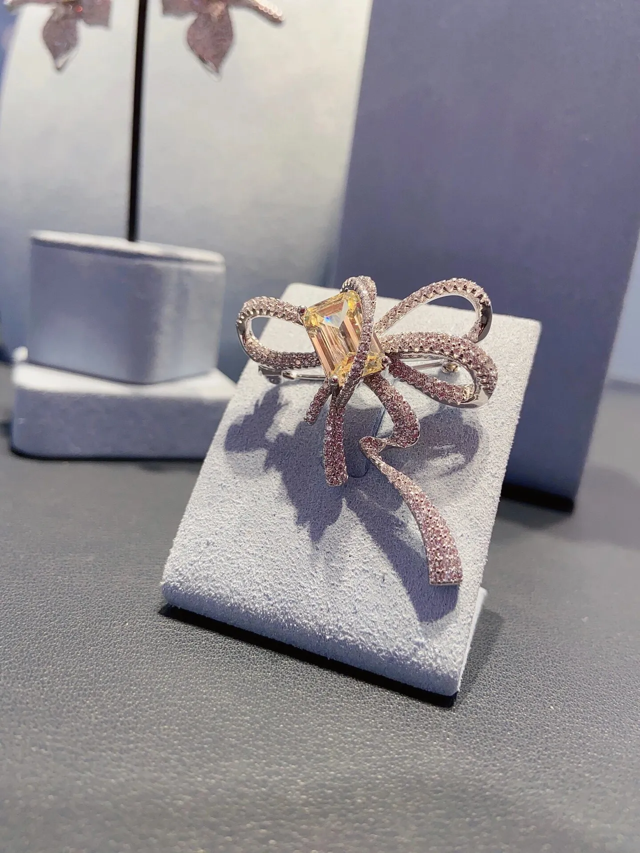 Yellow Gemstone Pavé Ribbon Brooch