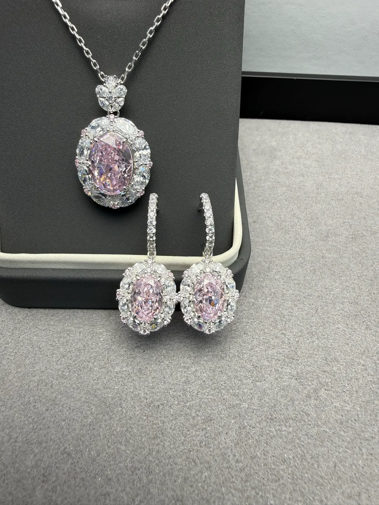 Silver White Butterfly Motif Marquise-Cut Central Stones Necklace