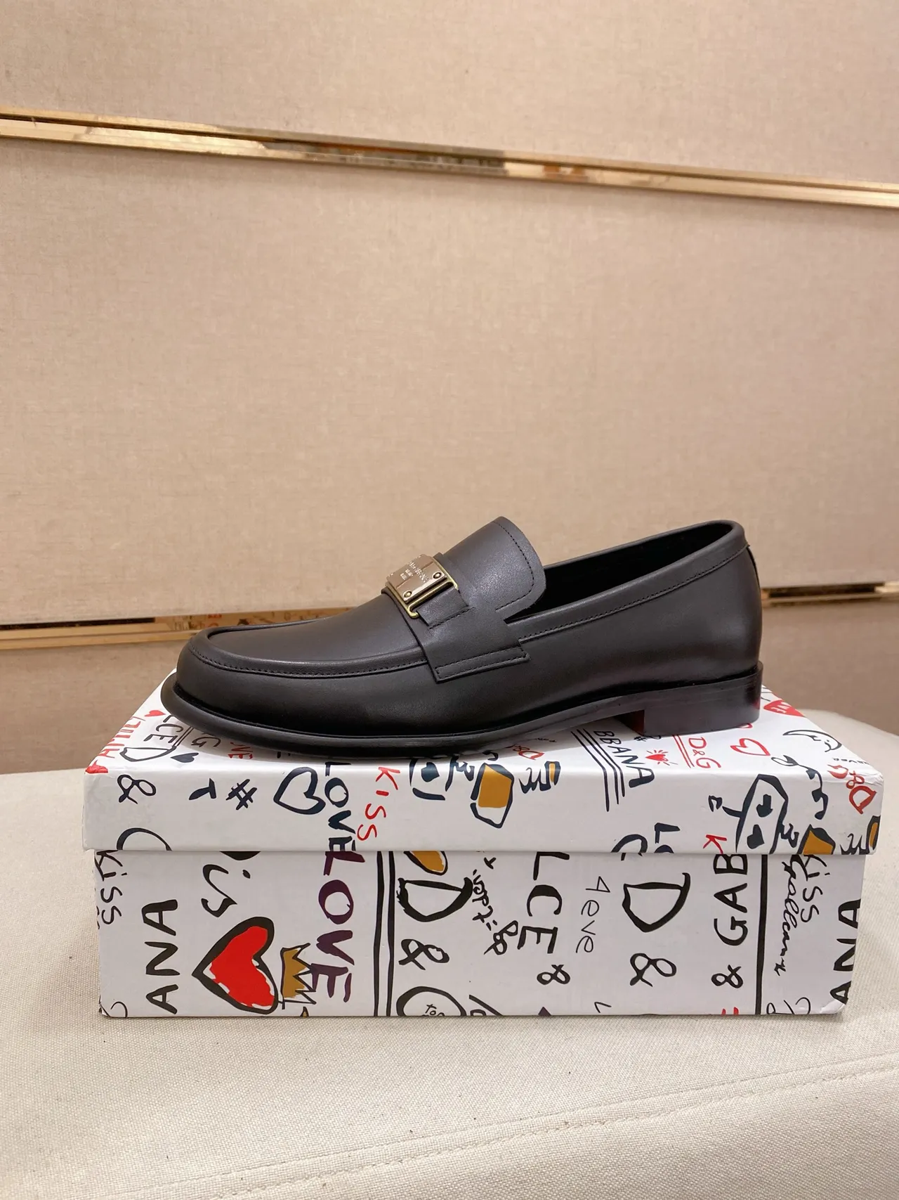 Dolce & Gabbana Portofino Black Gold Leather Metal Buckle Strap Loafer
