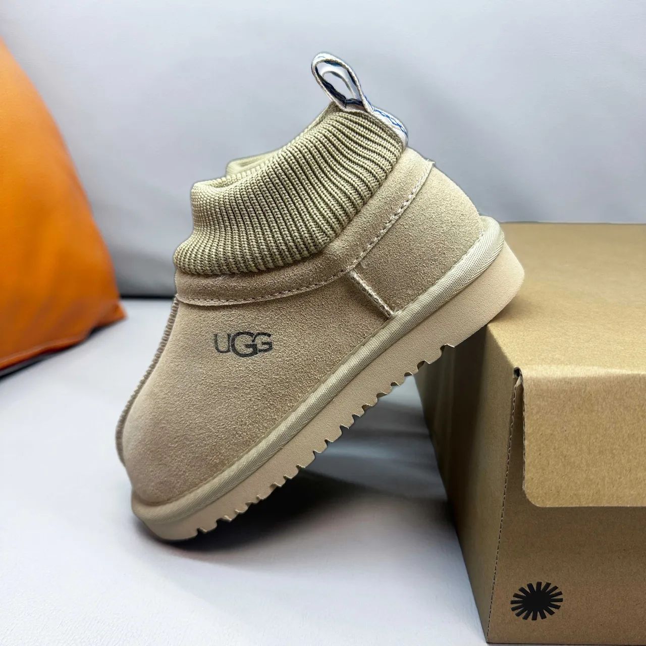 UGG Brown Beige Suede Upper Ribbed Knit Cuff Snow Boots