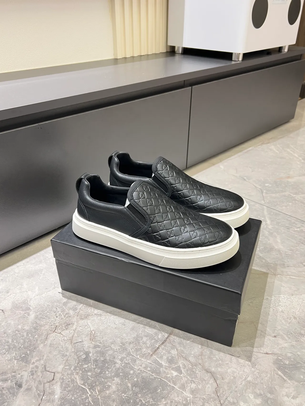 Bottega Veneta Cassette Black Intrecciato Slip-On Lifestyle Sneakers