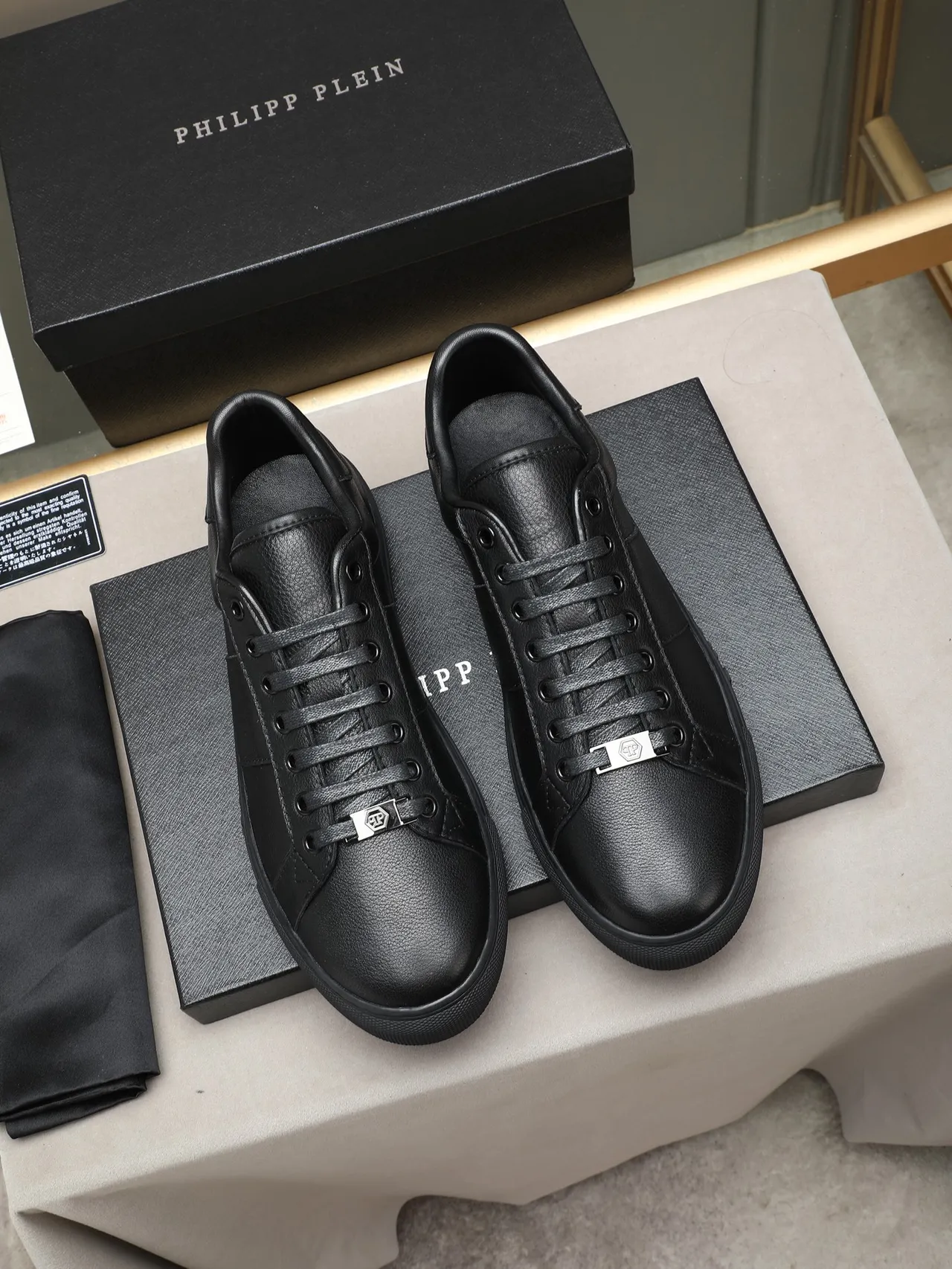 Philipp Plein Black Full-Grain Leather Upper Embossed Sole Branding Lifestyle Sneakers