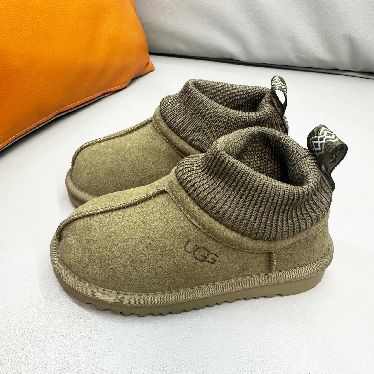 UGG Brown Beige Suede Upper Ribbed Knit Cuff Snow Boots