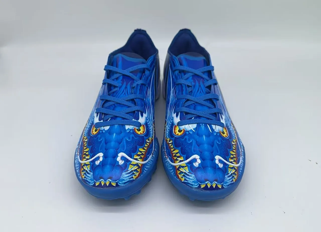 Blue Dragon-Print Turf Soccer Shoes