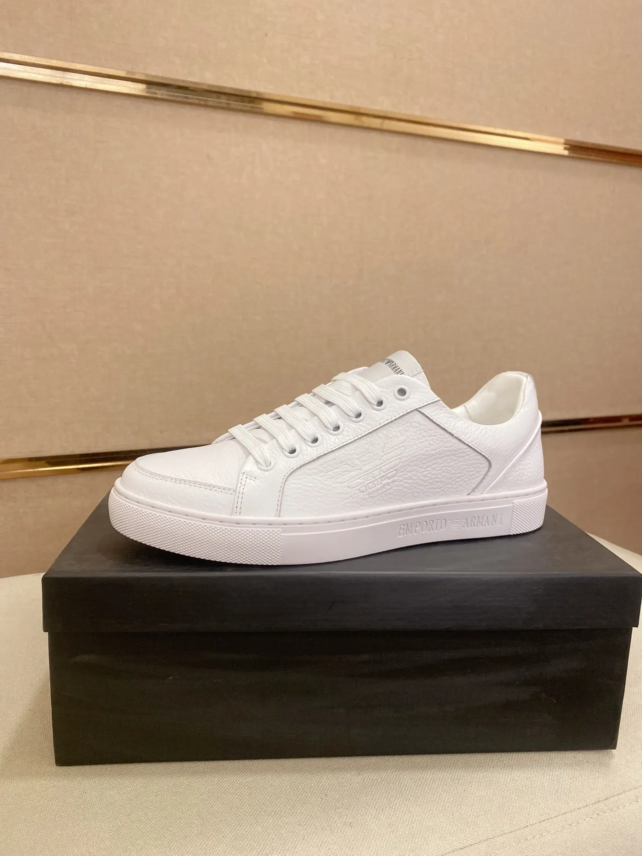 Emporio Armani Lifestyle Sneaker White Low-Top Textured Leather Lifestyle Sneakers