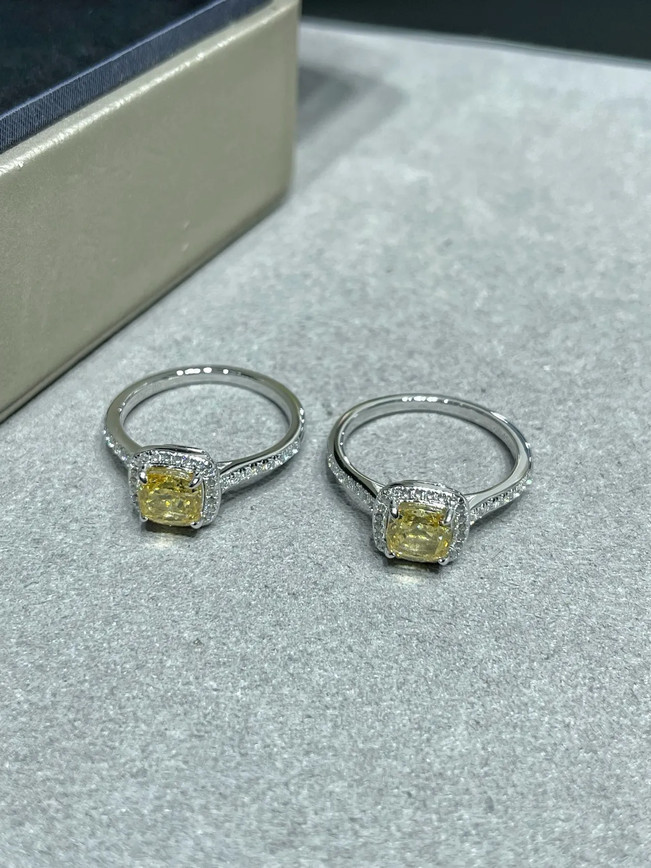 Yellow Silver Cushion-Cut Center Stone Halo Setting Ring