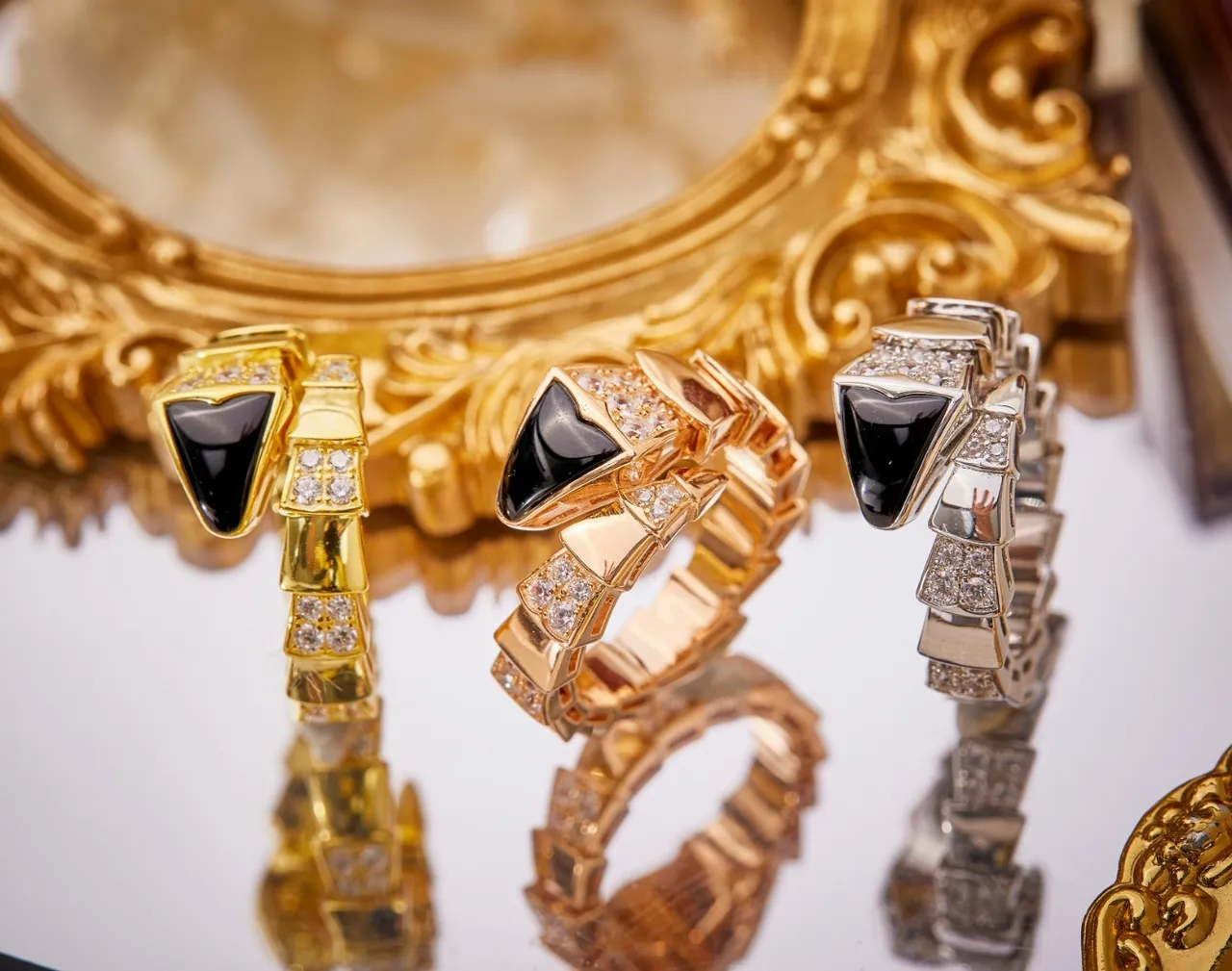 Bvlgari Serpenti Viper Articulated Onyx and Diamond Ring