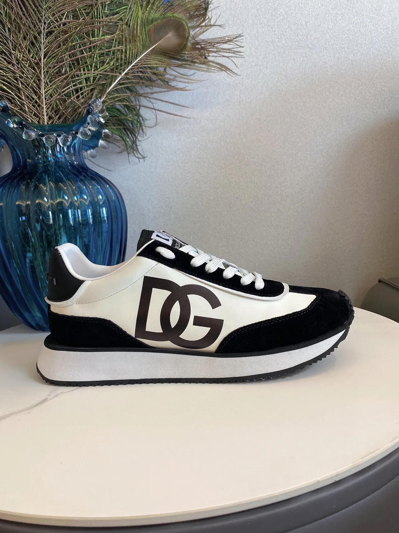 DC Shoes Black Beige Retro Runner Silhouette Suede And Leather Paneling Lifestyle Sneakers