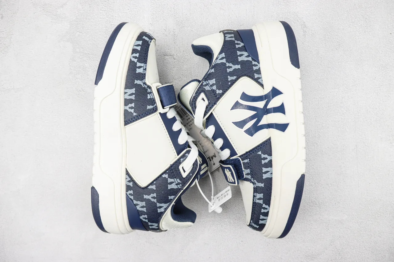 Mitchell & Ness New York Yankees Monogram Platform Lifestyle Sneakers