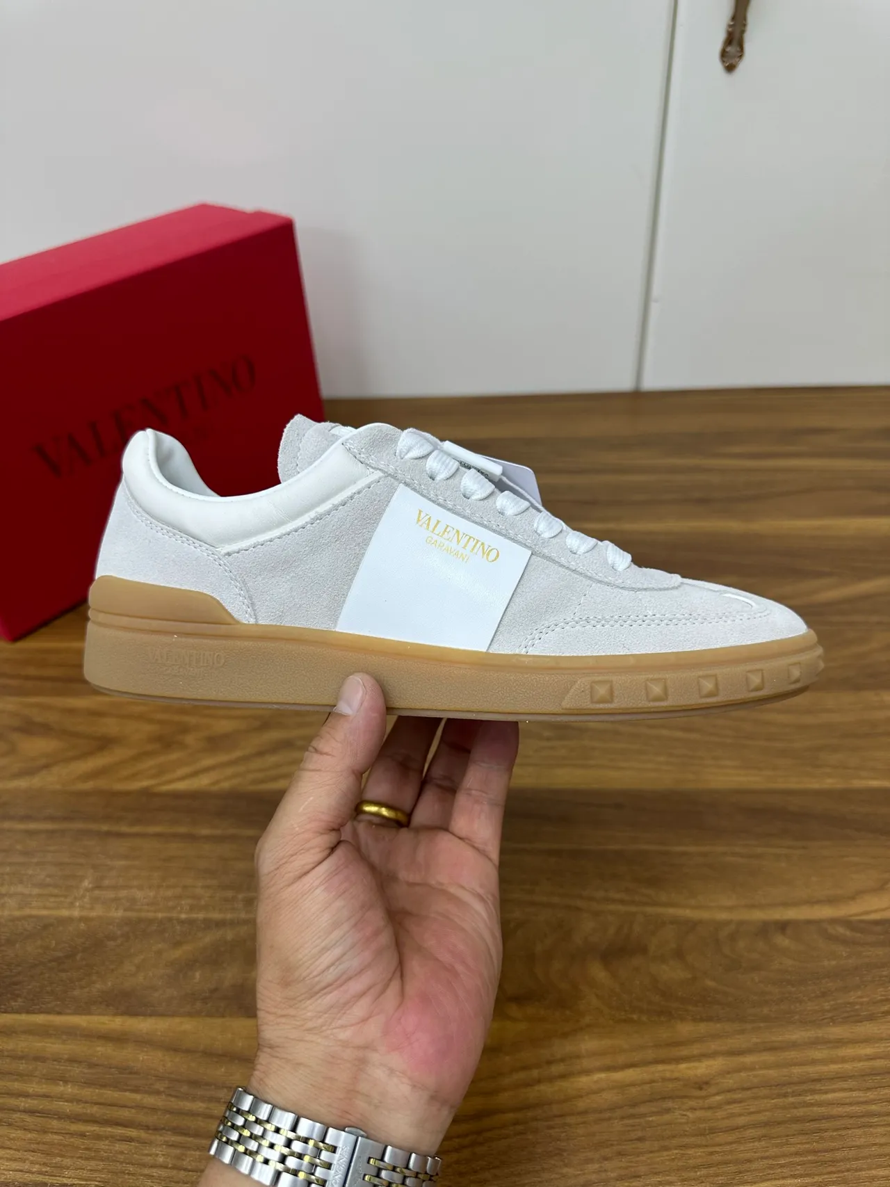Valentino Beige White Suede And Leather Panelled Side Stripe Branding Sneakers