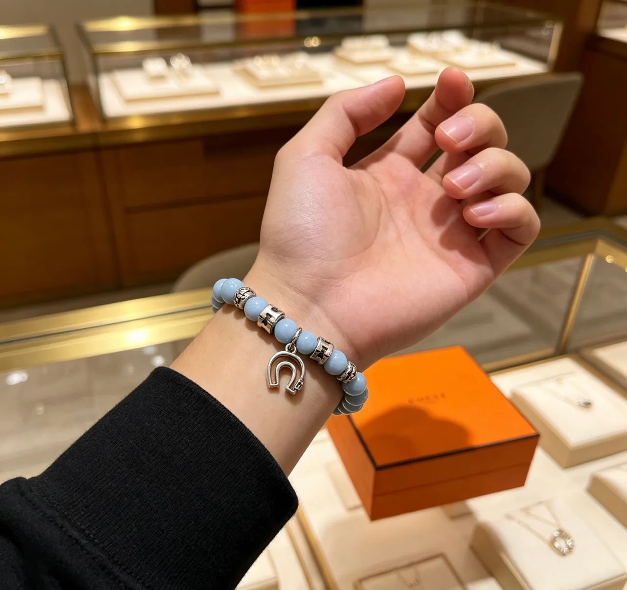 Gucci Beaded Light Blue Stone and Silver-Tone Horseshoe Charm Bracelet