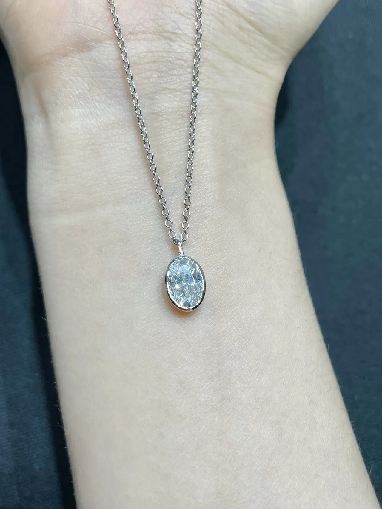 Tiffany & Co. Silver Black Oval Bezel-Set Pendant Fine Link Chain Necklace