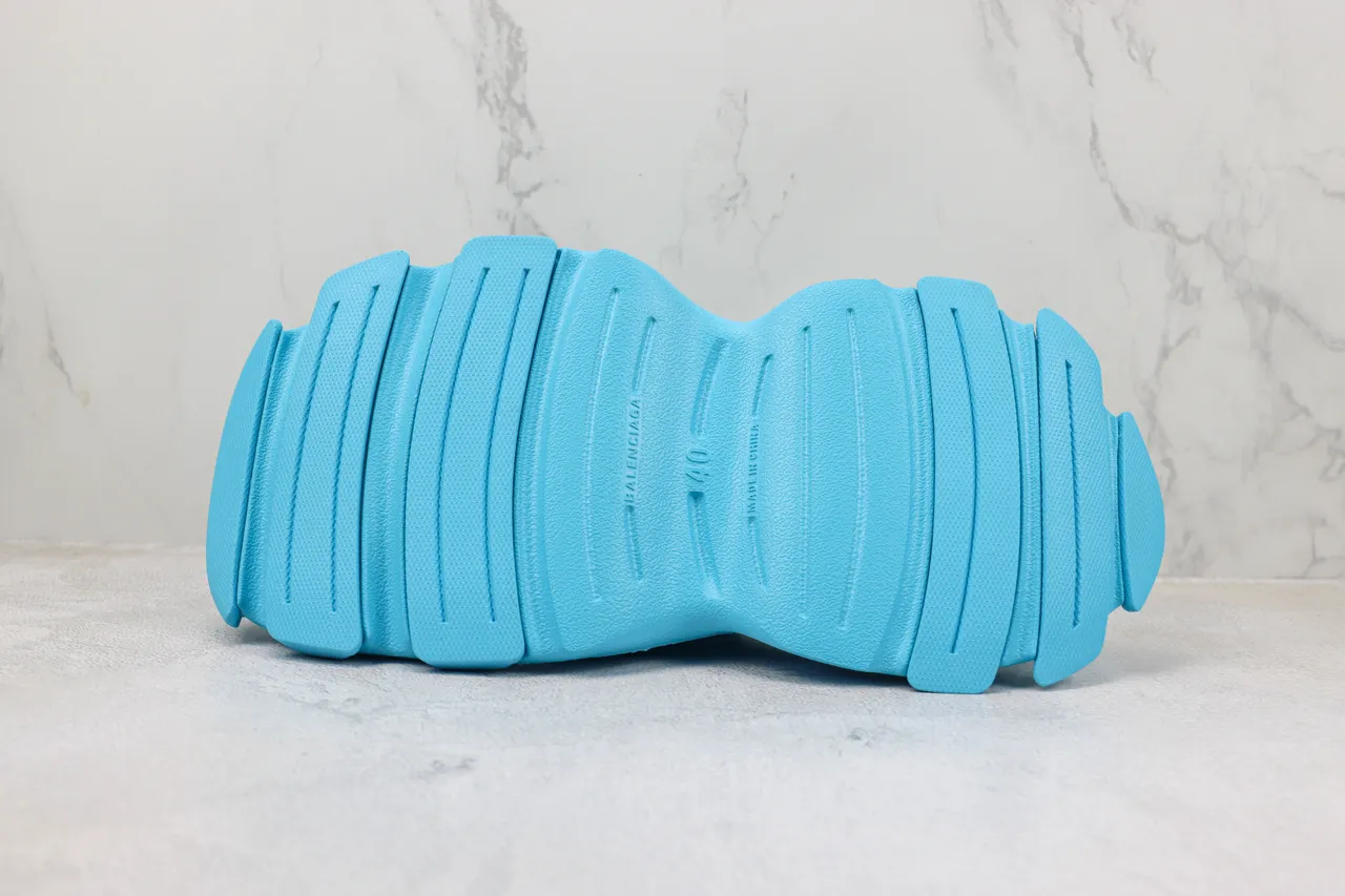 Crocs Classic Clog Light Blue Molded Foam Clog