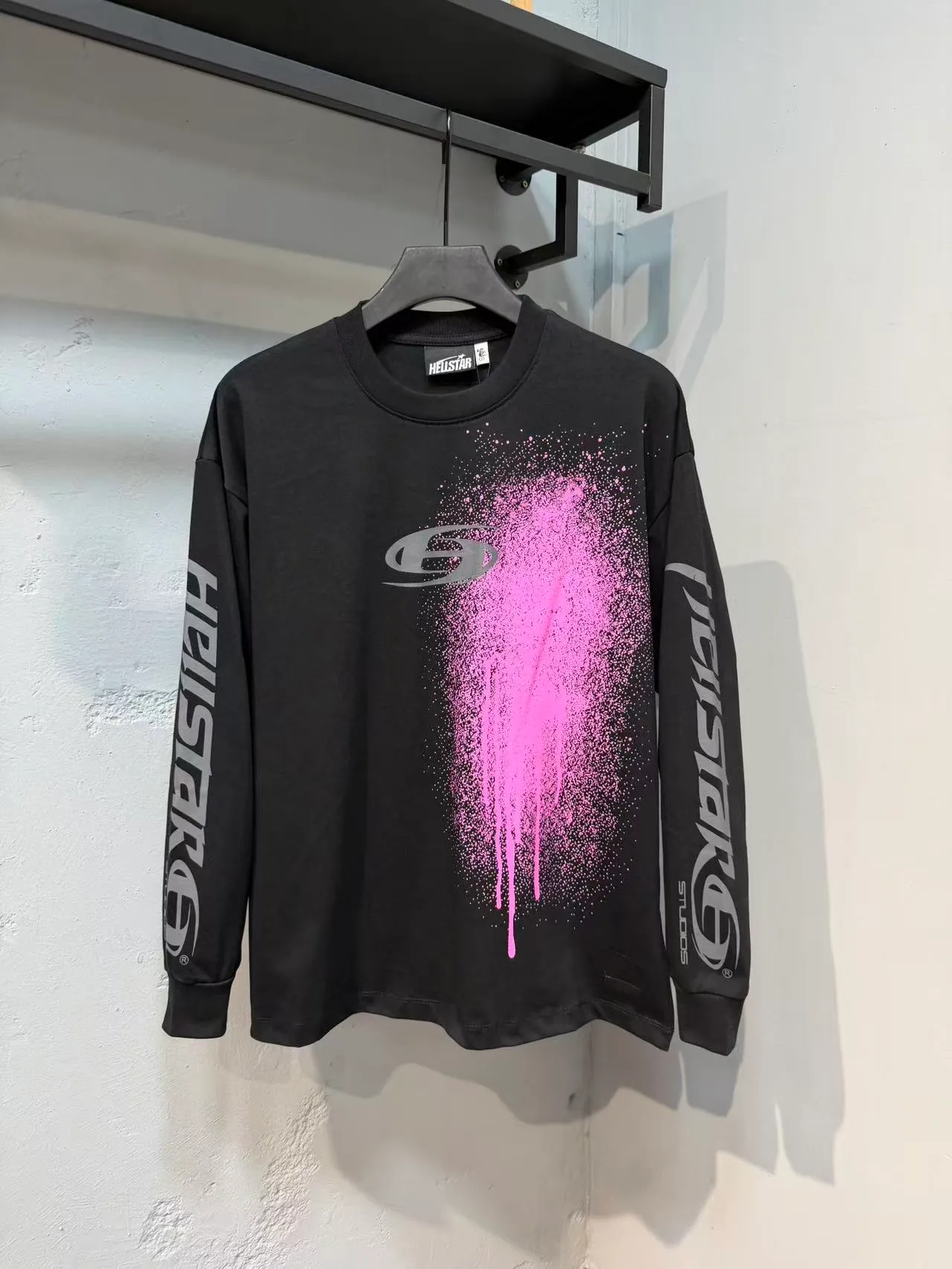 Hellstar Spray Graphic Long-Sleeve T-Shirt