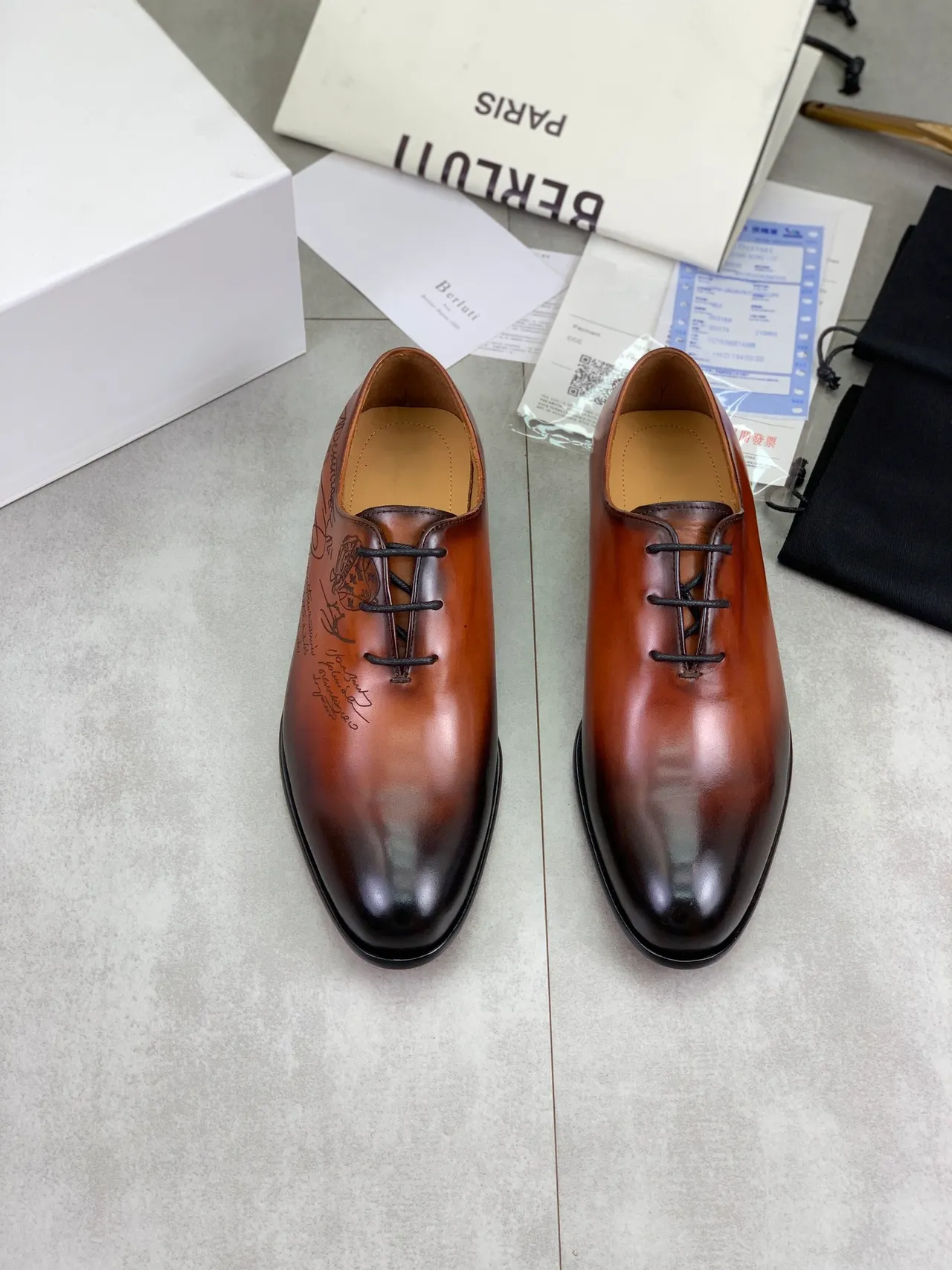 Berluti Brown Black Hand-Engraved Script Two-Tone Patina Leather Oxford Shoes