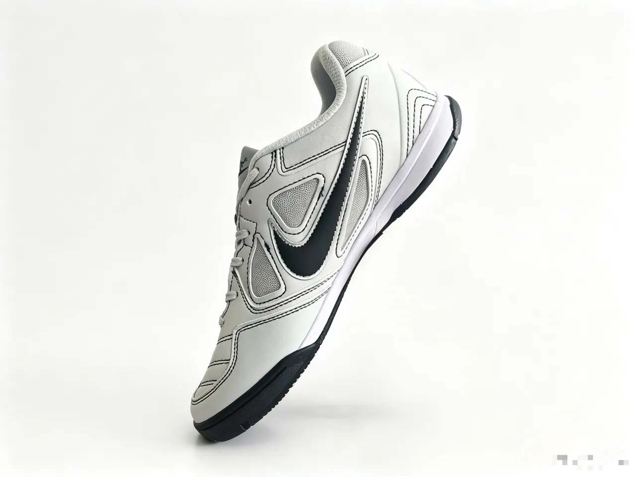 Nike White Black Low-Top Synthetic-Mesh Upper Indoor Soccer Shoes