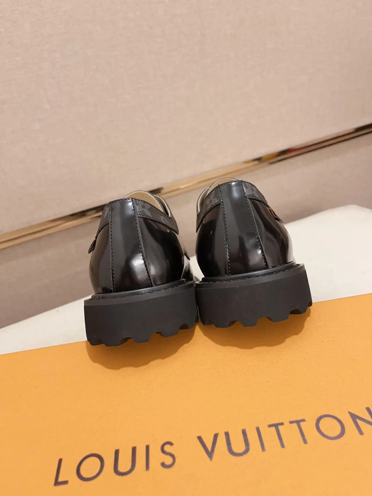 Louis Vuitton Black Glossy Leather Lug-Sole Oxford Shoes