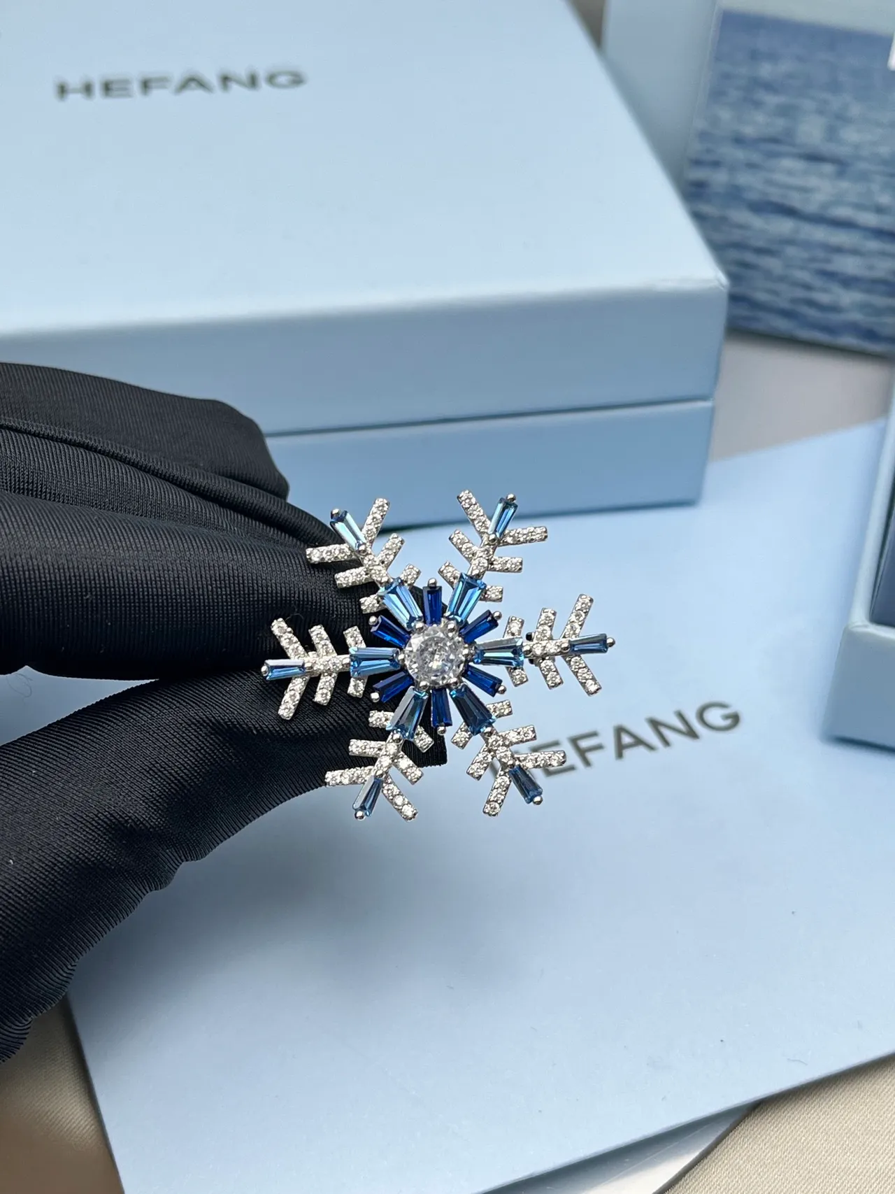 HEFANG Blue Silver Snowflake Silhouette Baguette-Cut Crystals Brooch