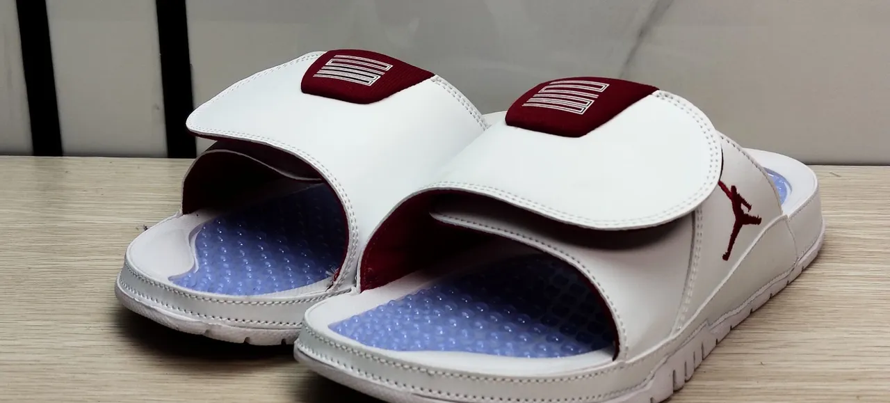 Air Jordan White Red Leather-Like Upper Textured Rubber Outsole Slippers