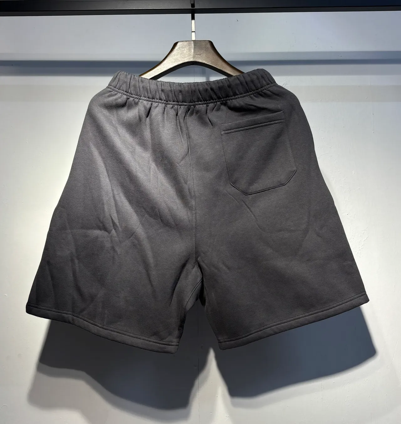 Amiri Script Logo Gradient Dot Shorts