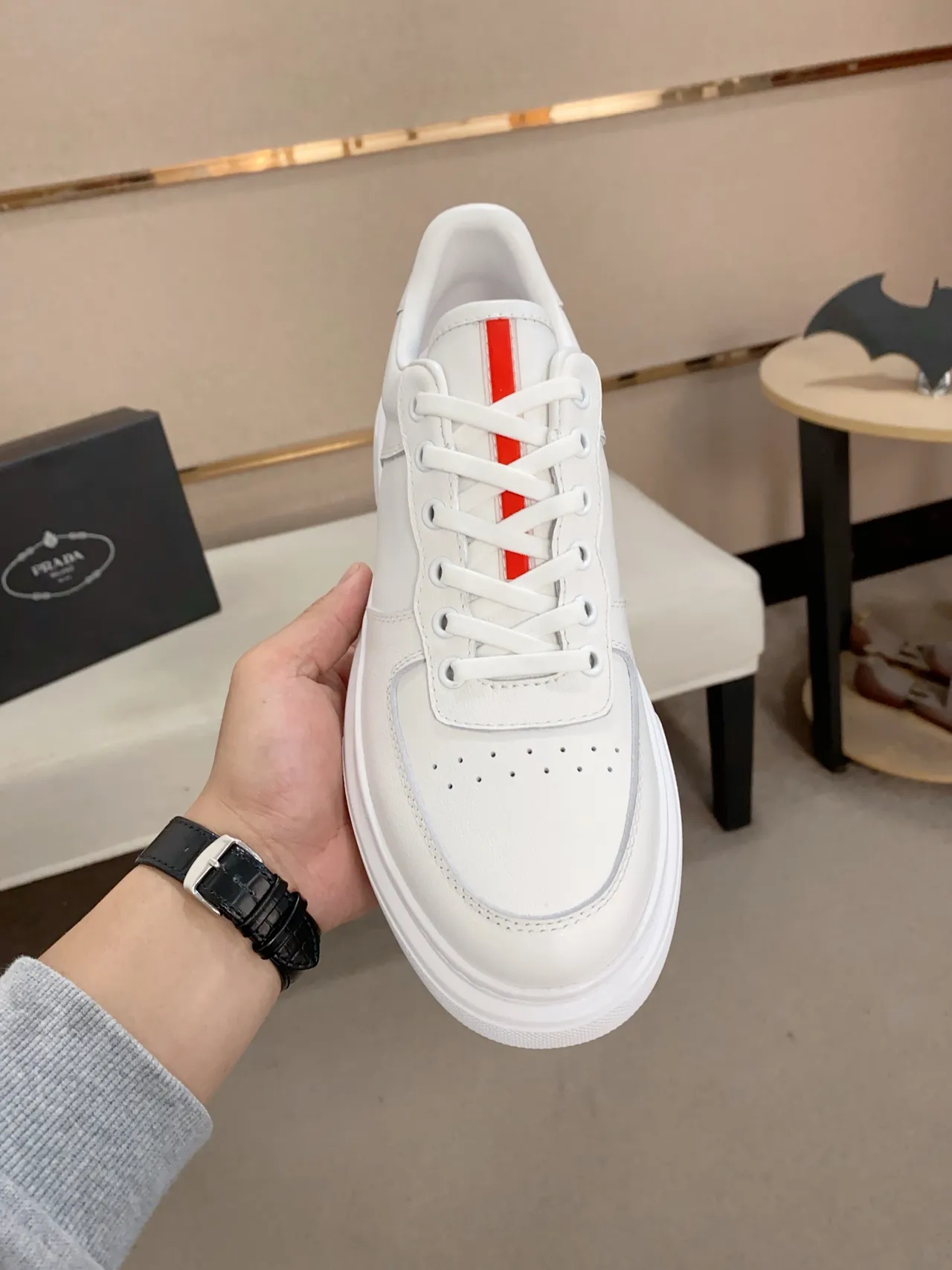 White Leather Low-Top Lifestyle Sneaker