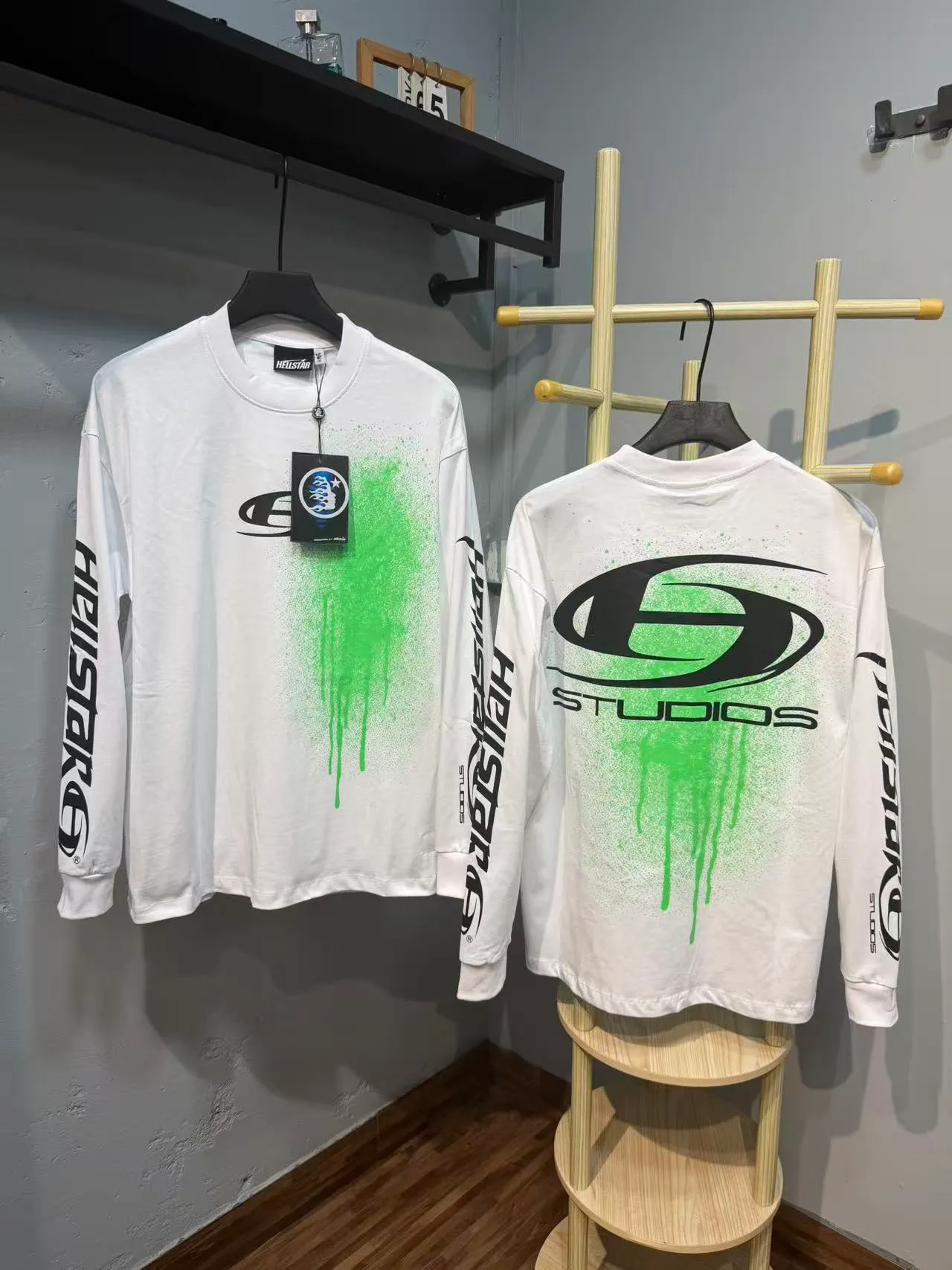 Hellstar Spray Graphic Long-Sleeve T-Shirt