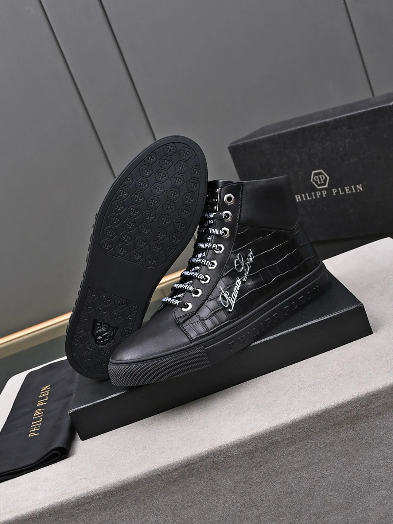 Philipp Plein Pleins Lord Black Croc-Embossed High-Top Lifestyle Sneakers