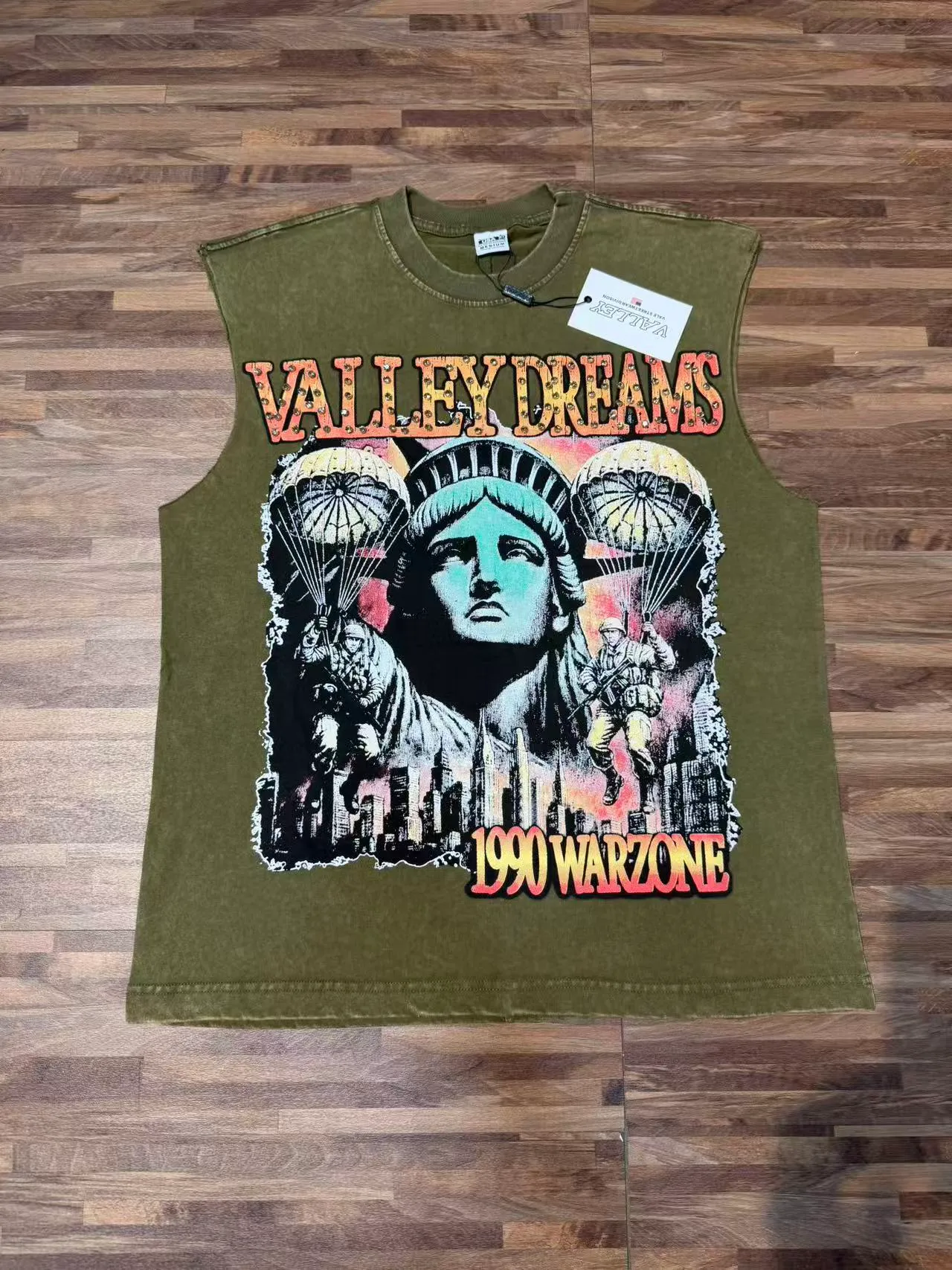 Valley Dreams Graphic-Print Sleeveless Crew-Neck Vest Top