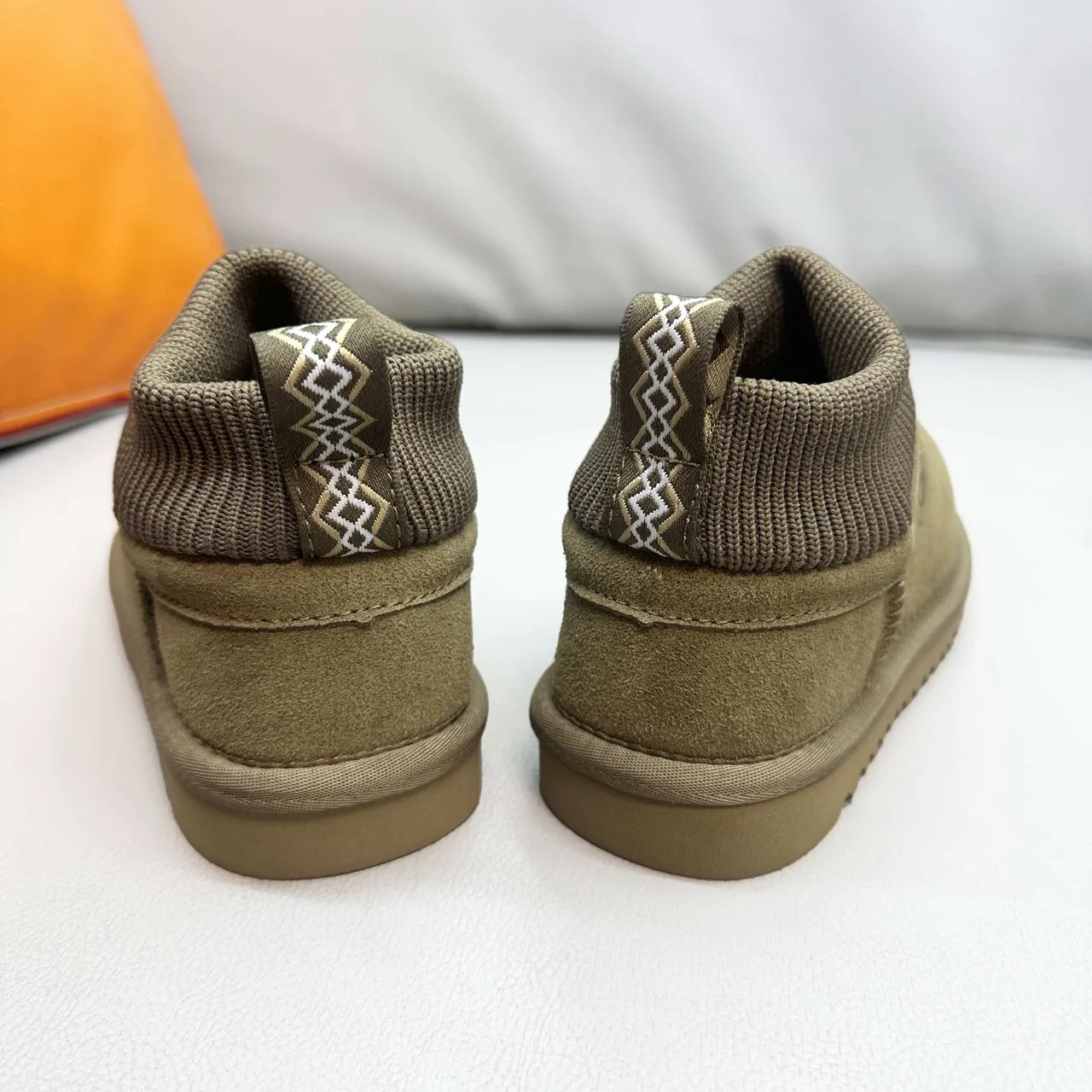 UGG Brown Beige Suede Upper Ribbed Knit Cuff Snow Boots