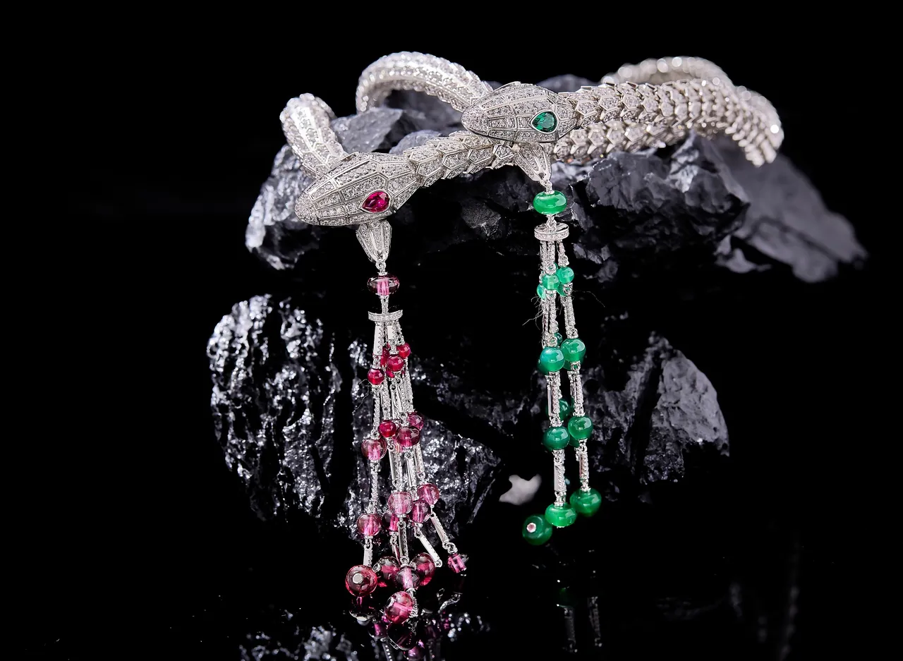 Bvlgari Serpenti Silver Multicolor Serpent Motif Pavé Diamond Setting Necklace