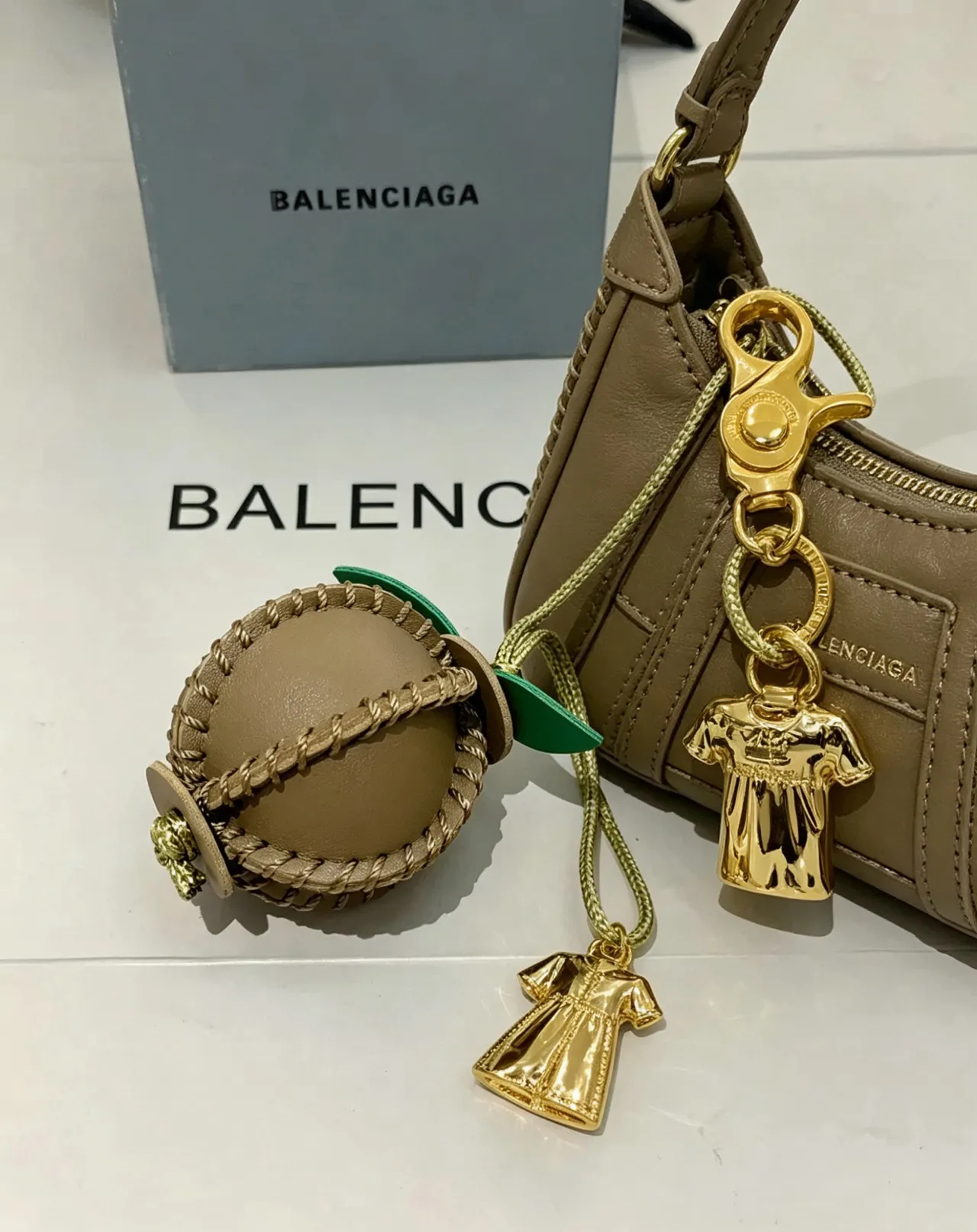 Balenciaga Beige Green Spherical Leather Rope-Woven Band Handbag