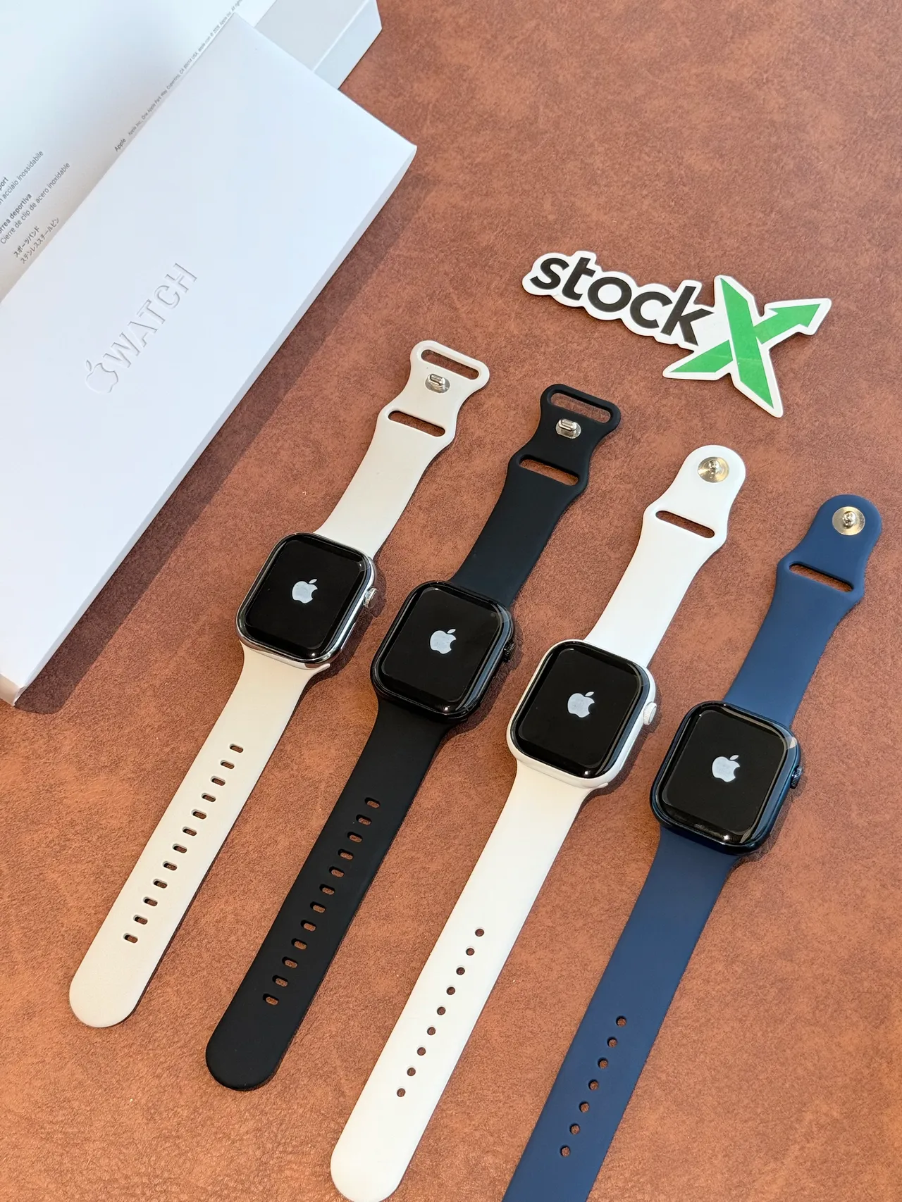 Apple White Black Square-Faced Silicone Band Sports Watch