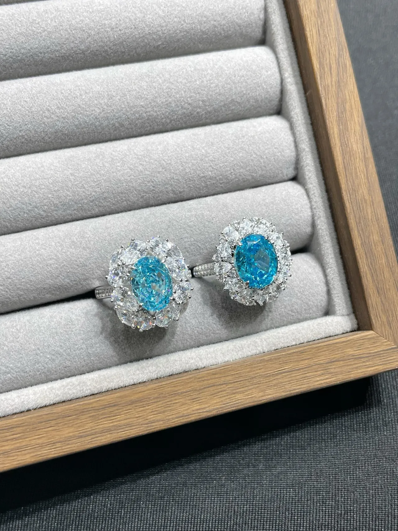 Blue Silver Oval-Cut Central Stone Halo Cluster Setting Ring