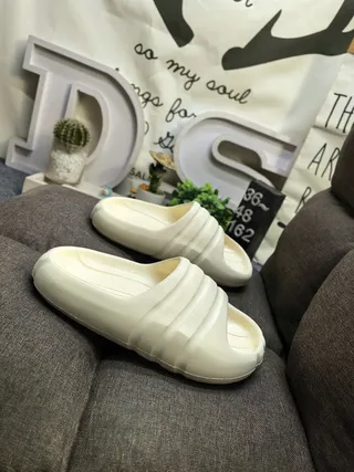 Adidas Yeezy Slide Off-White Slippers