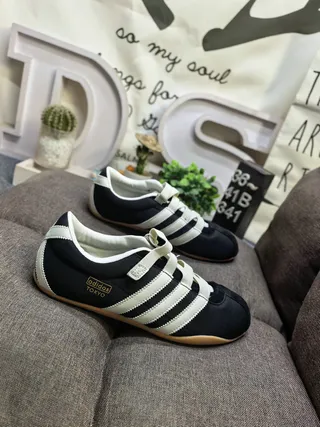 Adidas Spezial Black Beige Laceless Strap Closure Three Parallel Stripes Lifestyle Sneakers