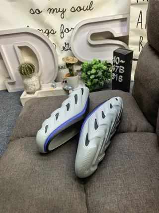 Light Gray and Blue Sculpted Foam Slip-On Slippers