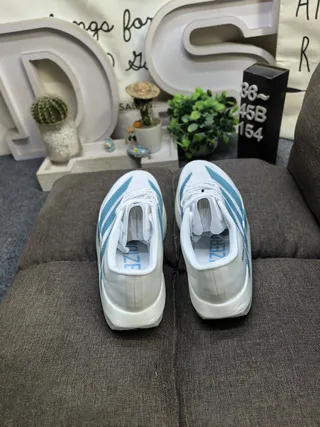 Adidas White Blue Lightweight Racing Silhouette Dot-Patterned Striped Overlays Running Shoes