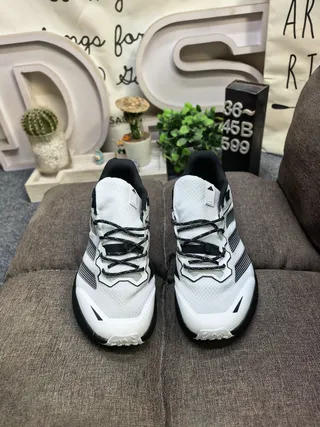 Adidas White Black Low-Top Mesh-and-Synthetic Upper Running Shoes