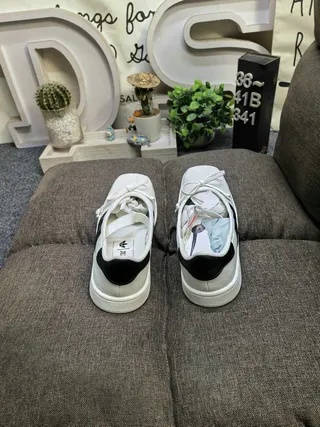 Adidas White Black Laceless Toggle Closure Leather Upper Lifestyle Sneakers