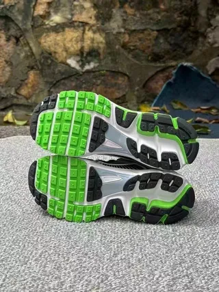 Nike Zoom Vomero 5 Lime Green Black Running Shoes
