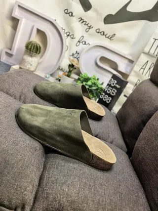 Army Green Beige Suede Upper Cork Sole Slippers