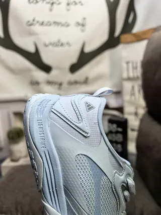 Adidas Lifestyle Sneaker Light Blue and White Mesh Low-Top Sneakers
