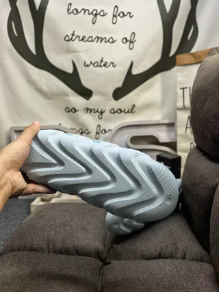 Light Gray and Blue Sculpted Foam Slip-On Slippers