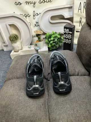 Salomon XT-6 Black Gray Chunky Trail Silhouette Mesh And Synthetic Overlay Upper Running Shoes