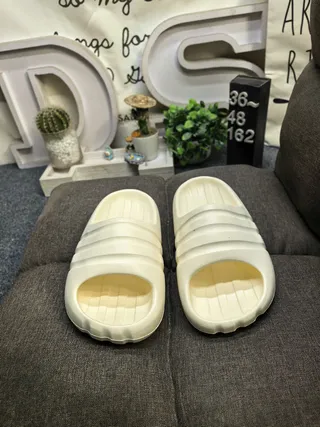 Adidas Yeezy Slide Off-White Slippers