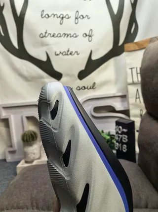 Light Gray and Blue Sculpted Foam Slip-On Slippers