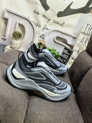 Salomon Gray Beige Mesh And Synthetic Overlay Upper Asymmetric Lacing System Running Shoes